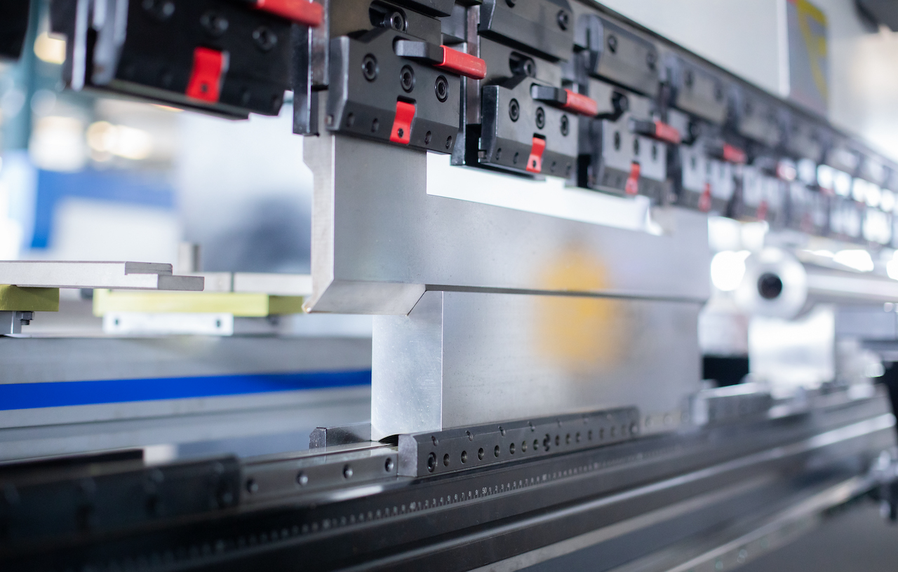 100t Hydraulische Cnc Rempers Crowning Cnc Press Brake Delem