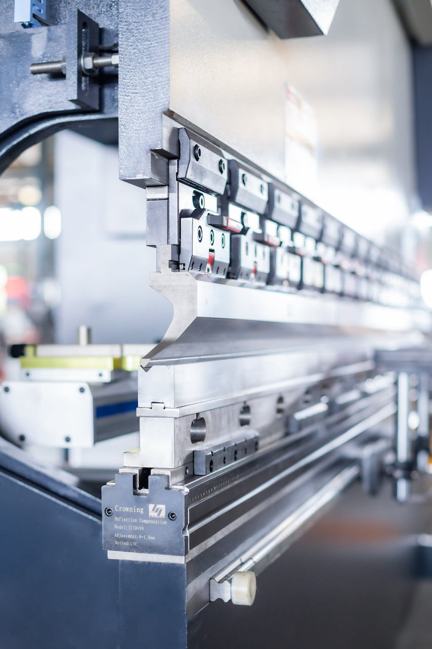 100t Hydraulische Cnc Rempers Crowning Cnc Press Brake Delem