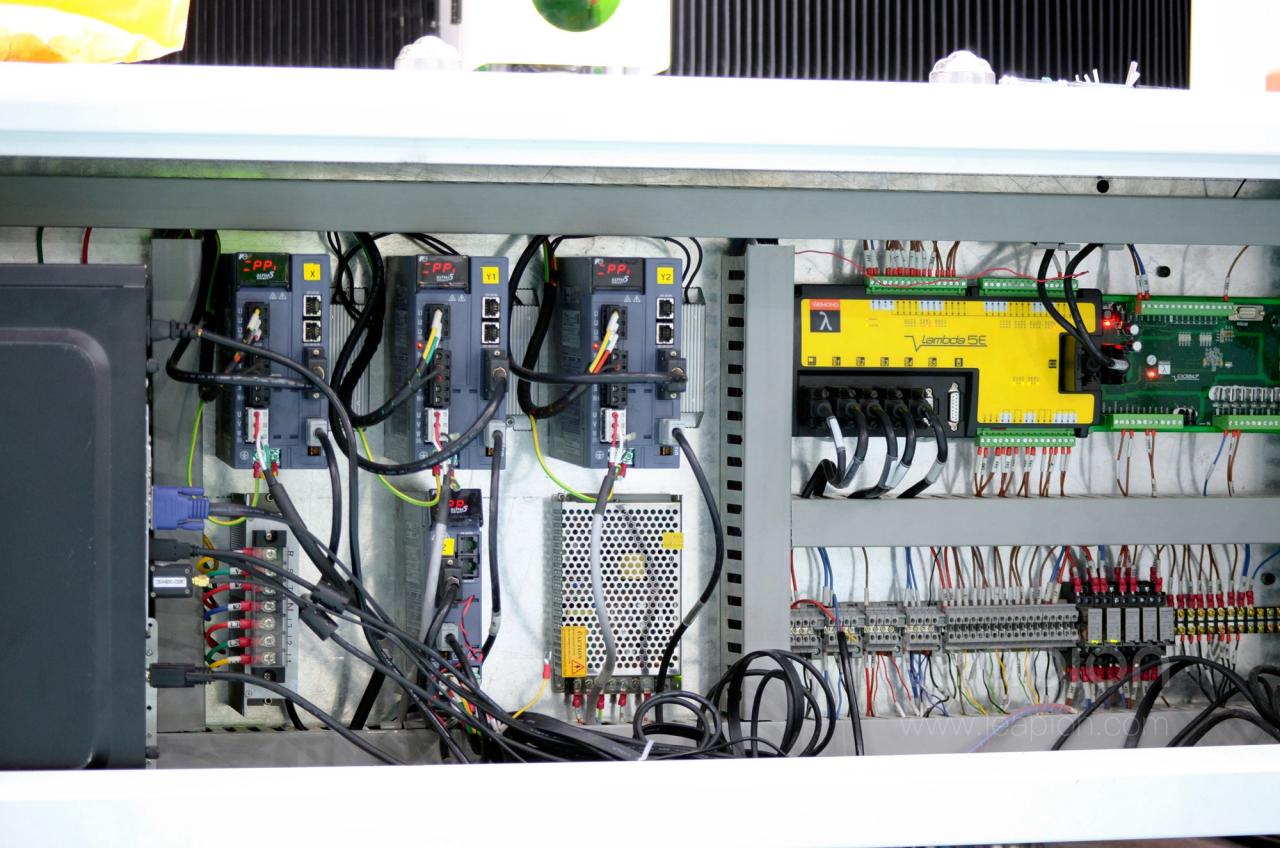 1500*3000mm 500w Racuys Or Ipg Fiber Laser Cutting Machine 1500 * 3000 mm 500w Racuys of Ipg-vezellasersnijmachine