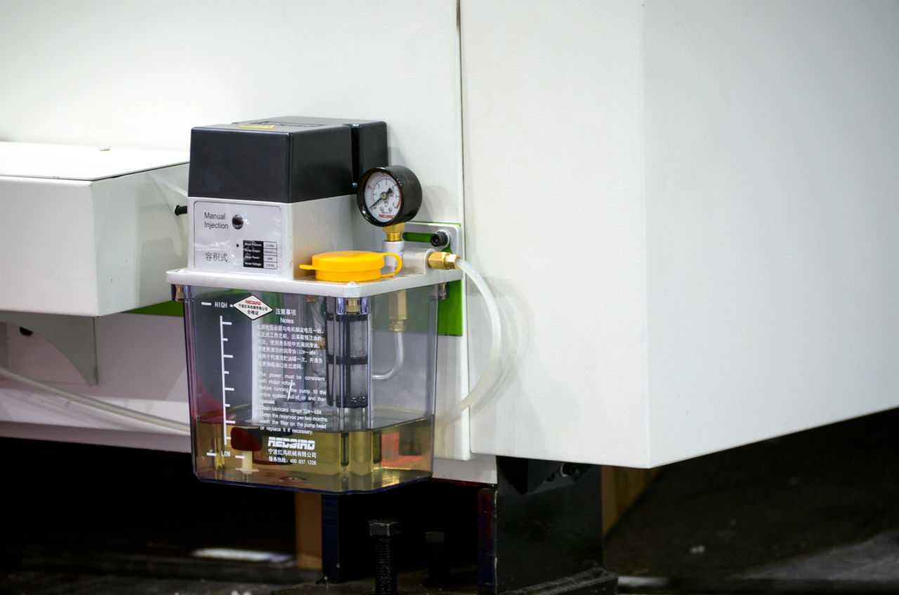 1500*3000mm 500w Racuys Or Ipg Fiber Laser Cutting Machine 1500 * 3000 mm 500w Racuys of Ipg-vezellasersnijmachine