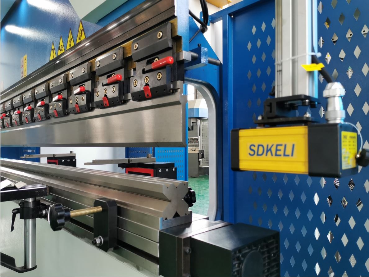 160t-4000 4-axis Cnc Hydraulic Bending Machine Press Brake 160t-4000 4-assige CNC Hydraulische Buigmachine Kantpers