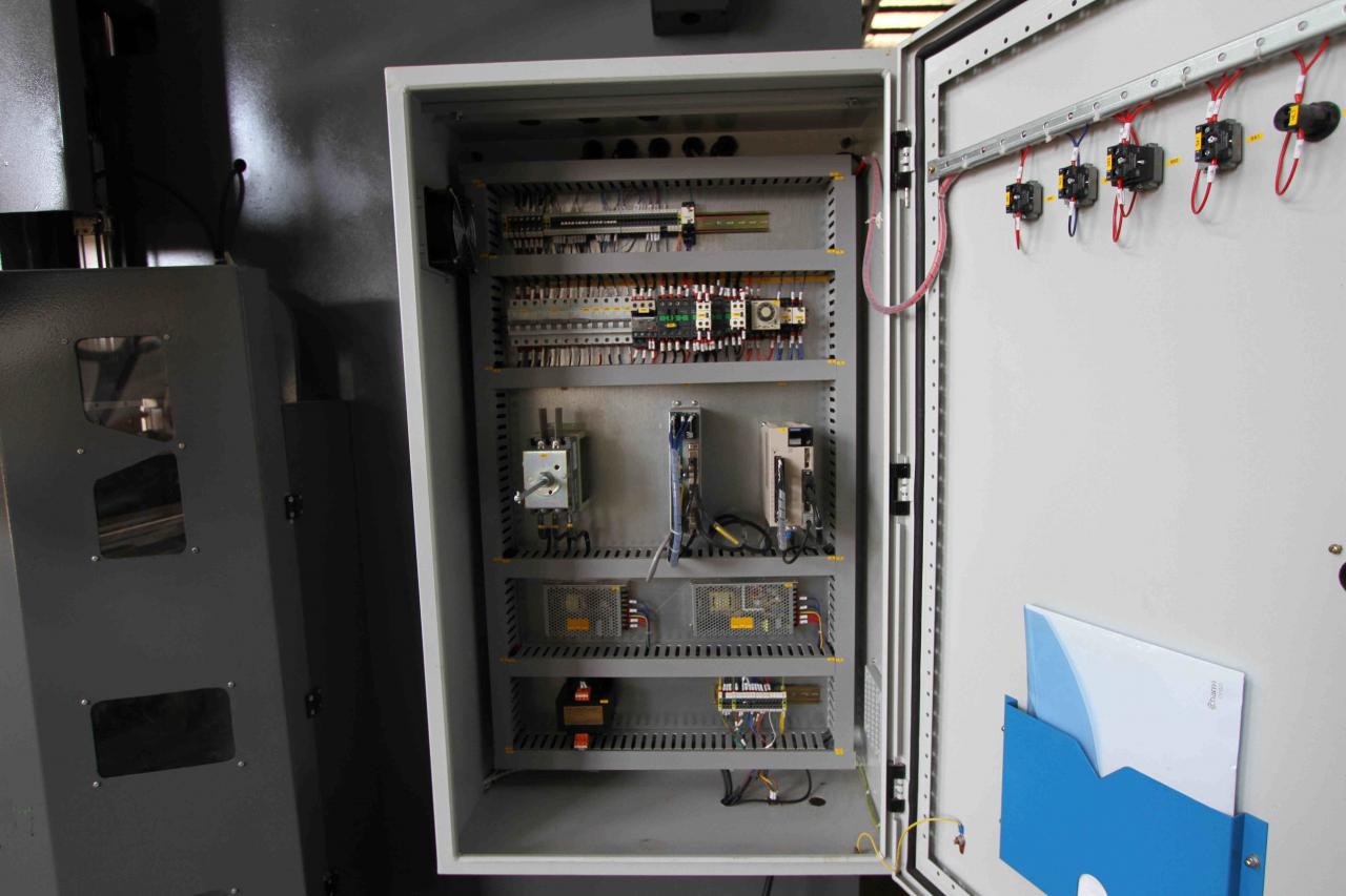 200t 300t standaard industriële kantbankcnc hydraulische persremmachine