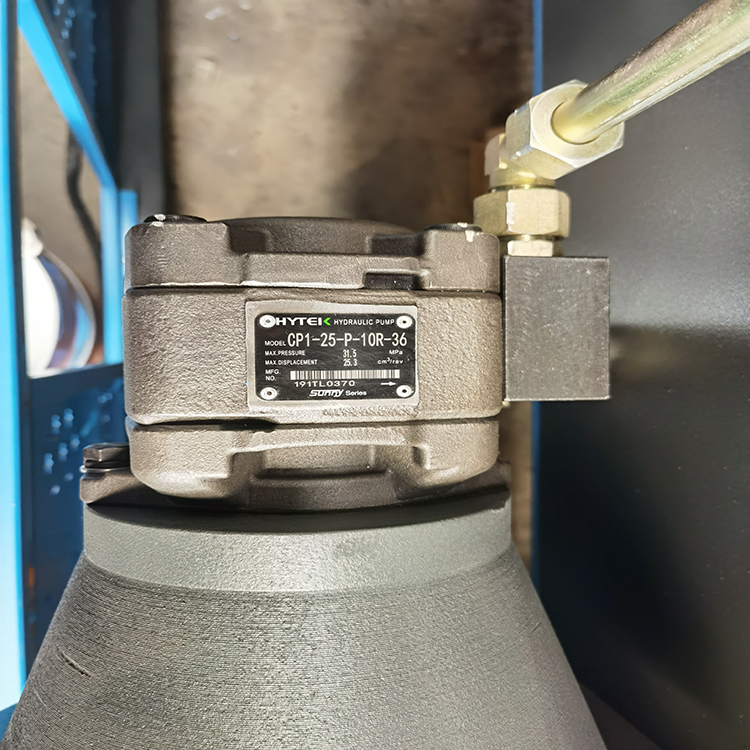 300t/4000 Hydraulic Press Brake Machine 300t/4000 hydraulische persremmachine