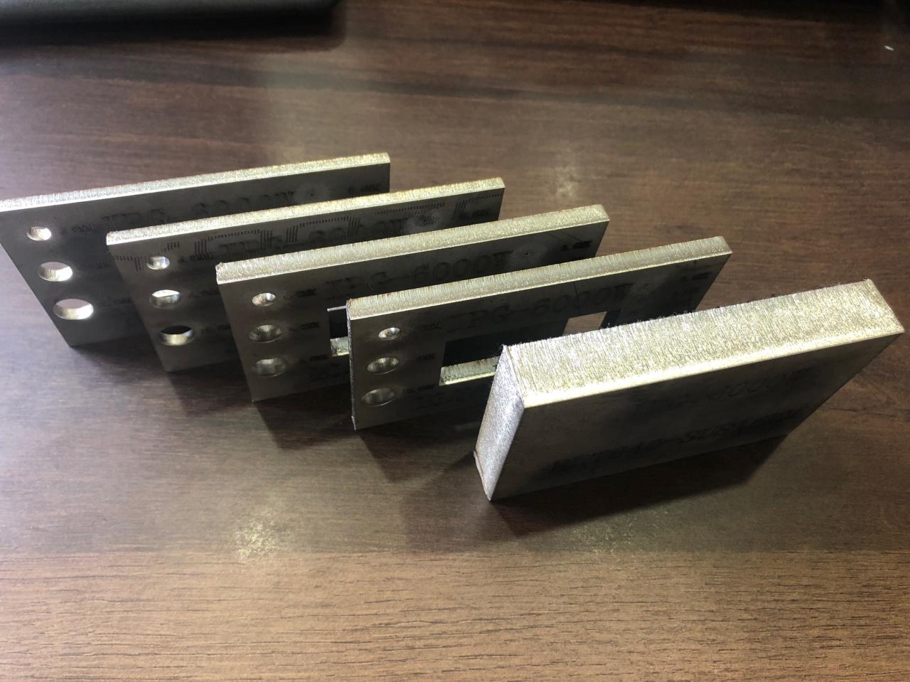 3015 4015 1kw To 6kw Cnc Fiber Laser Cutting Machine Raycus Laser Power 3015 4015 1kw tot 6kw Cnc Fiber Laser snijmachine Raycus Laser Power