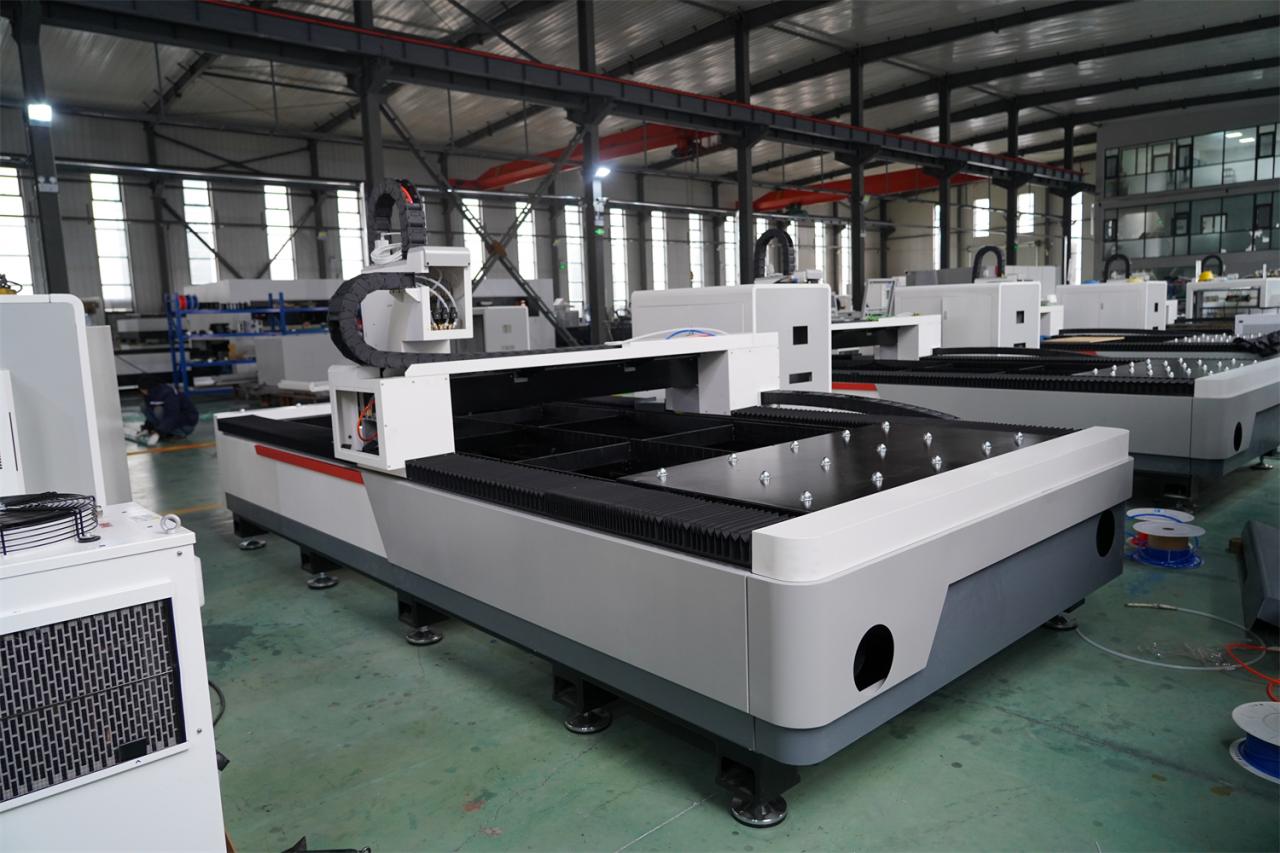 3015 4kw 1kw 2kw 3kw Stainless Steel Cnc Fiber Laser Cutting Machine 3015 4kw 1kw 2kw 3kw roestvrijstalen cnc-vezellasersnijmachine