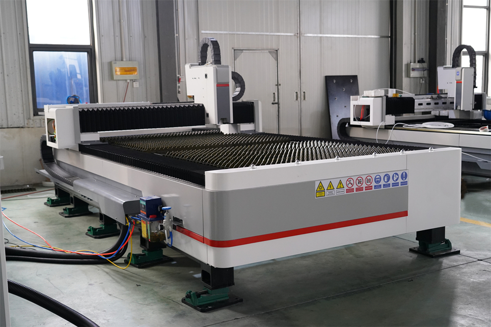 3015 4kw 1kw 2kw 3kw Stainless Steel Cnc Fiber Laser Cutting Machine 3015 4kw 1kw 2kw 3kw roestvrijstalen cnc-vezellasersnijmachine