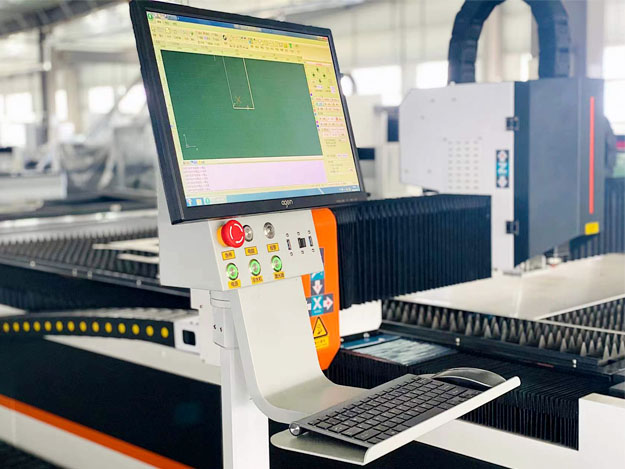 3015 Fiber Laser Cutting Machine For High-Speed Cutting Of 1-6mm Metal Materials 3015 Fiberlasersnijmachine voor het met hoge snelheid snijden van 1-6 mm metalen materialen