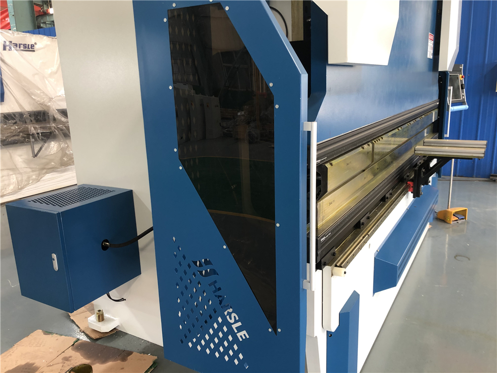 3+1 Axis Cnc Hydraulic Press Brake With Esa System 3 + 1 Axis Cnc Hydraulische Kantbank Met Esa-systeem