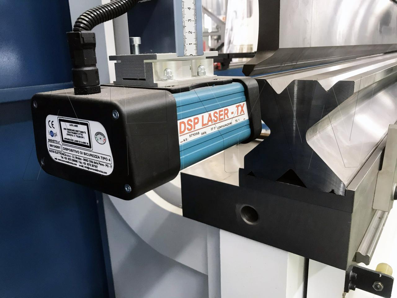 4 Axis Cnc Tandem Press Brake With Delem Da58t 2d Graphical Controller 4-assige CNC-tandemafkantpers met Delem Da58t 2d grafische controller