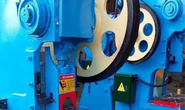 400 Ton Small Pneumatic Power Punch Press Mechanical Eccentric Punching Machine 400 ton kleine pneumatische ponsmachine Mechanische excentrische ponsmachine