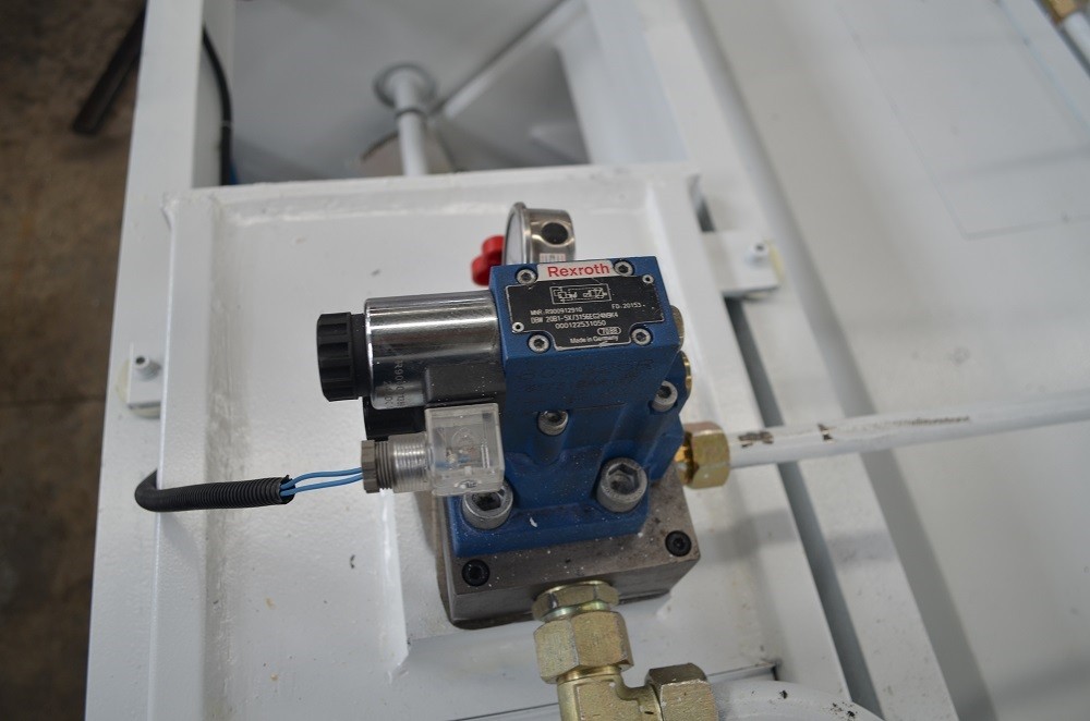 6*3200mm Guillotine Shears Metal Shear Hydraulic Iron Sheet Cutting Shearing Machine 6 * 3200mm Guillotineschaar Metaalschaar Hydraulische ijzeren plaatsnijdende snijmachine