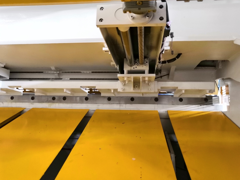 6mm Q11 Electric Sheet Plate Shearing Machine 8 Feet Sheet Metal Shearing Machine 6 mm Q11 elektrische plaatschaarmachine 8 voet plaatbewerkingsmachine