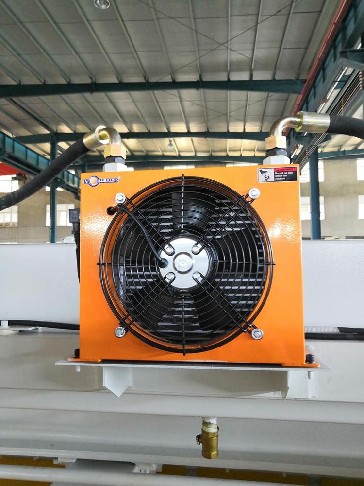 6mm Q11 Electric Sheet Plate Shearing Machine 8 Feet Sheet Metal Shearing Machine 6 mm Q11 elektrische plaatschaarmachine 8 voet plaatbewerkingsmachine