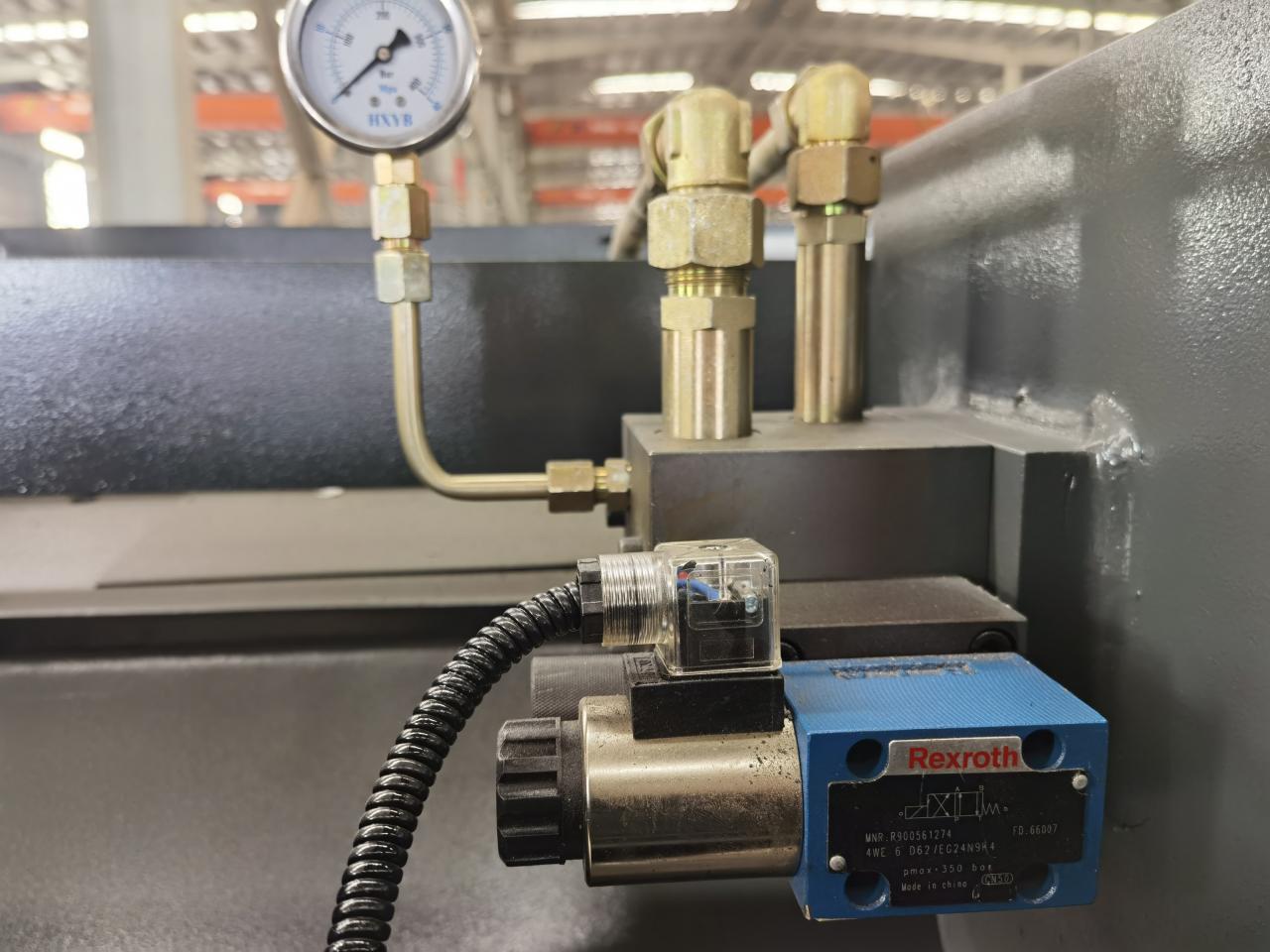 6x3200mm roestvrijstalen plaat snijmachine, automatische ijzeren plaat snijmachine