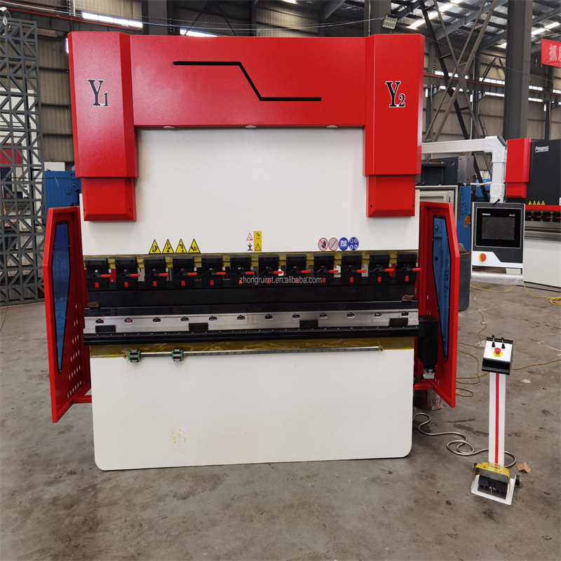 Cnc-persrembuigmachine met Da52t-systeem