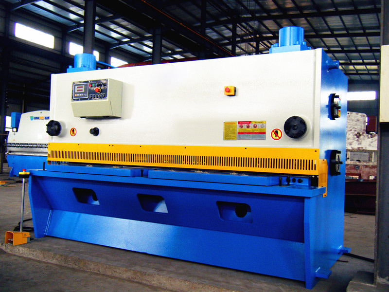 Aluminium Cutting Machine Hydraulic Guillotine Shearing Machine Pendulum Plate Shears Aluminium snijmachine Hydraulische Guillotineschaar Machine Pendulum Plate Shears