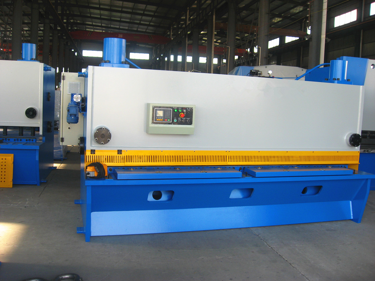 Aluminium Cutting Machine Hydraulic Guillotine Shearing Machine Pendulum Plate Shears Aluminium snijmachine Hydraulische Guillotineschaar Machine Pendulum Plate Shears