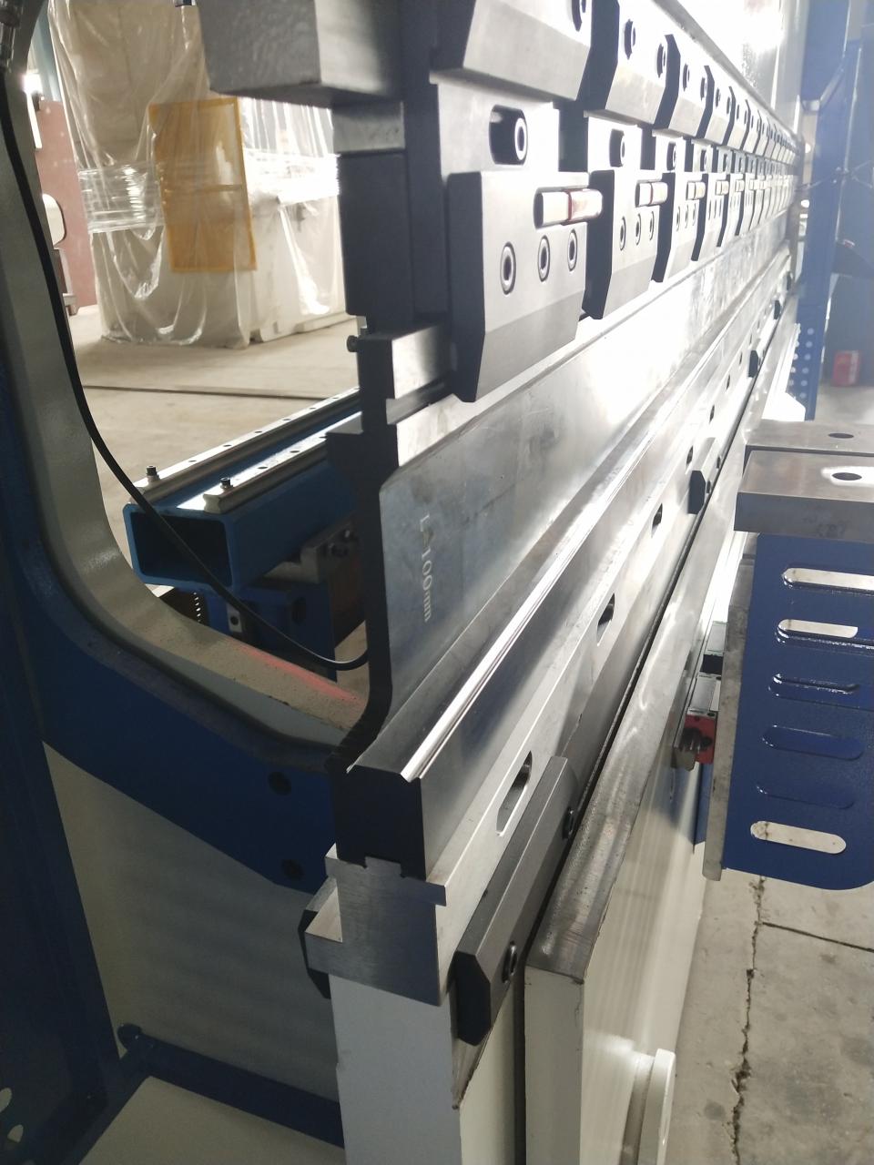 China Metal Hydraulic Press Brake Machine With Reasonable Price China metalen hydraulische persremmachine met redelijke prijs: