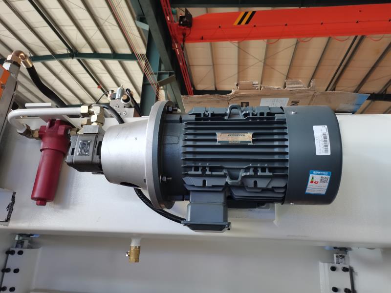 China Metal Hydraulic Press Brake Machine With Reasonable Price China metalen hydraulische persremmachine met redelijke prijs: