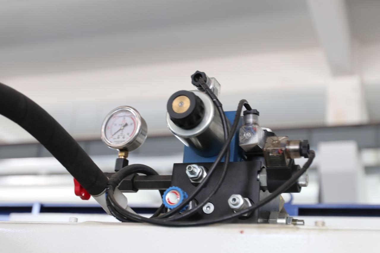 Cnc Hydraulic Press Brake Machine Bending Servo Electric Press Brake 40T Cnc Hydraulische Persrem Machine Buigen Servo Elektrische Persrem 40T