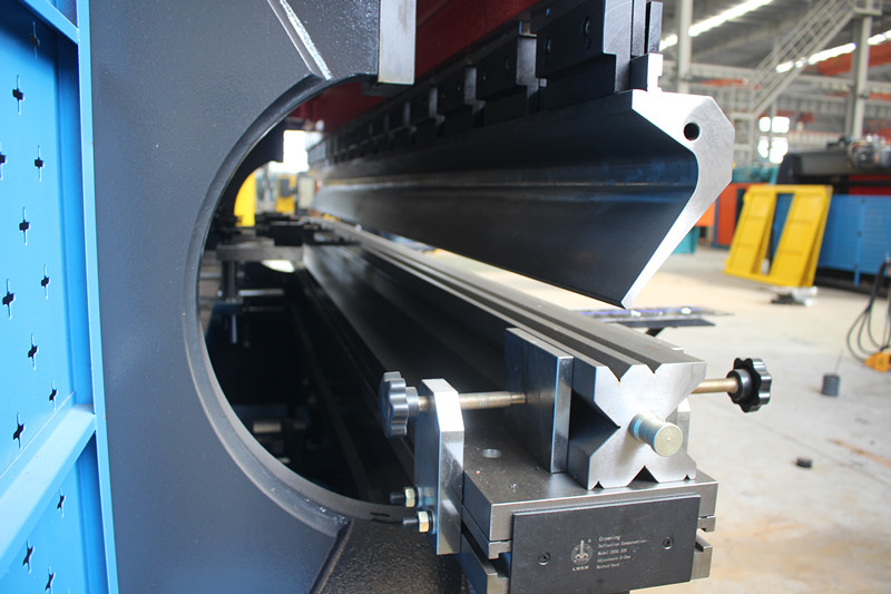 Cnc Hydraulic Press Brake Machine, Fully Automatic Carbon Steel Bending Machine Cnc hydraulische persremmachine, volautomatische koolstofstalen buigmachine