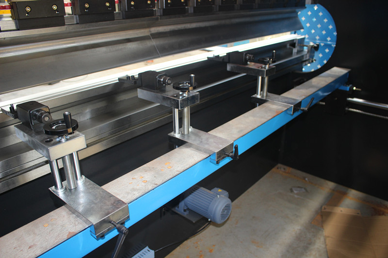 Cnc Hydraulic Press Brake Machine, Fully Automatic Carbon Steel Bending Machine Cnc hydraulische persremmachine, volautomatische koolstofstalen buigmachine