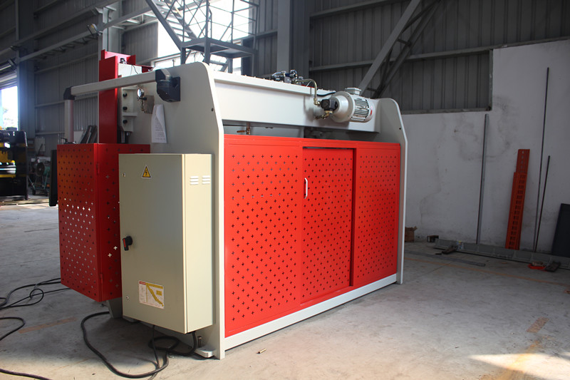 Cnc Hydraulic Press Brake Machine, Fully Automatic Carbon Steel Bending Machine Cnc hydraulische persremmachine, volautomatische koolstofstalen buigmachine