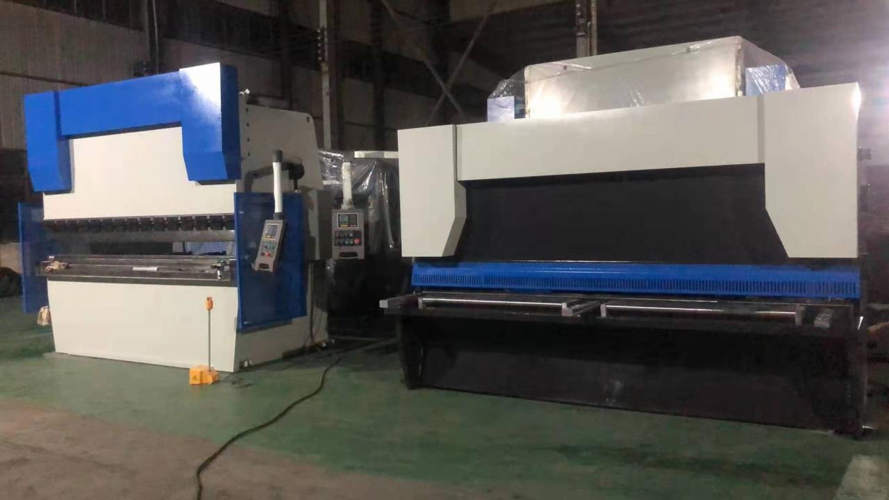 Da53t Cnc System Controller 125t4000 3+1 Axis Cnc Hydraulic Press Brake With Good Quality Da53t Cnc-systeemcontroller 125t4000 3 + 1 as Cnc hydraulische afkantpers met goede kwaliteit