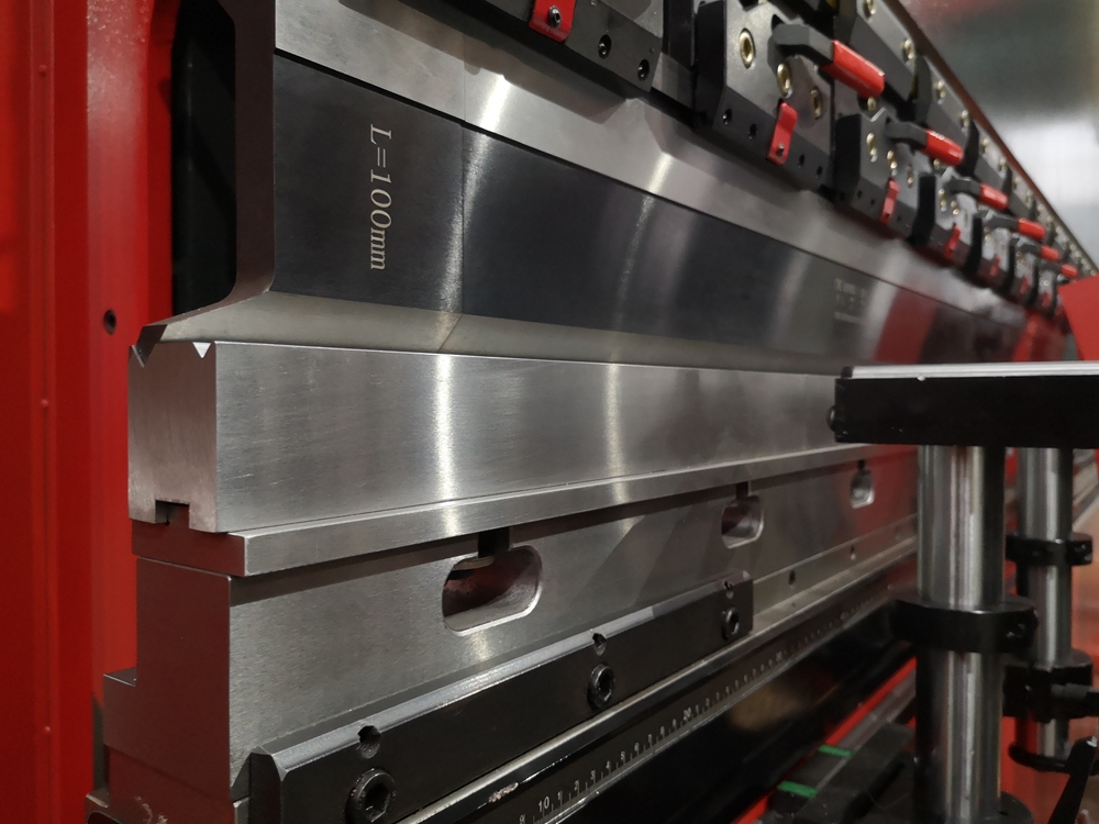 Delem Da66t 125 3+1 4+1 6+1 8+1 Cnc Hydraulic Press Brake For Metal Plate Bending Delem Da66t 125 3+1 4+1 6+1 8+1 Cnc Hydraulische Kantbank voor het buigen van metalen platen