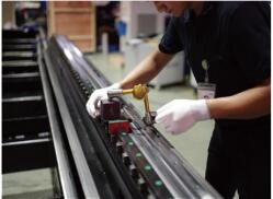 Fiber Laser Cutting Machine Masterline 8kw,4000x2000mm,With Ipg Laser Source Vezellasersnijmachine Masterline 8kw, 4000x2000mm, met Ipg-laserbron