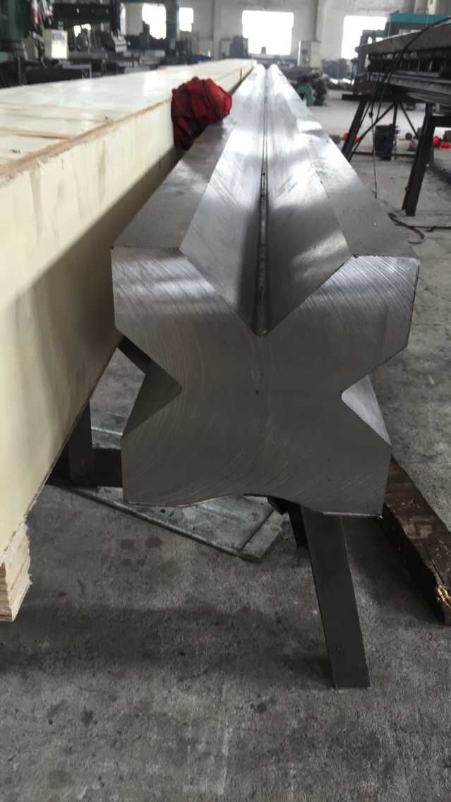 Full Automatic High Power Sheet Bending Machine And Cnc Press Brake Machine De volledige Automatische Buigmachine van het Hoge Machtsblad en Cnc Machine van de Persrem