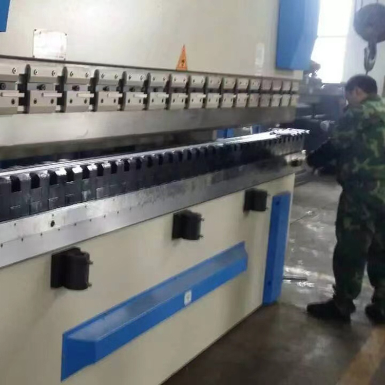 Hydraulic Press Brake Machine Acl Torsion Bar Synchro Mechanical Press Brake Hydraulische Kantbankmachine Acl Torsiestang Synchro Mechanische Kantpers