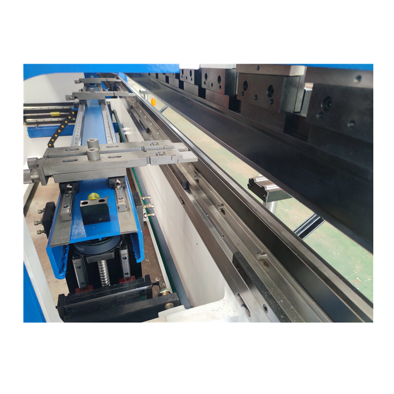 Hydraulic Press Brake Of 130t/3200mm 4+1 Axis Delem Da53t Cnc Press Brake Hydraulische afkantpers van 130t / 3200 mm 4 + 1 as Delem Da53t Cnc-persrem