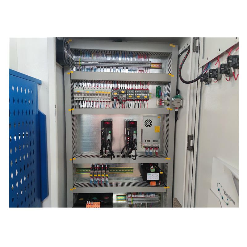 Hydraulic Press Brake Of 130t/3200mm 4+1 Axis Delem Da53t Cnc Press Brake Hydraulische afkantpers van 130t / 3200 mm 4 + 1 as Delem Da53t Cnc-persrem