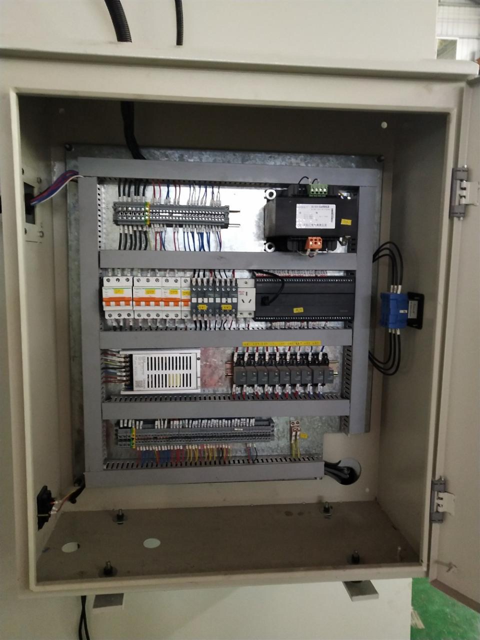 Pneumatische wrijvingskoppeling Krachtige ponsmachine