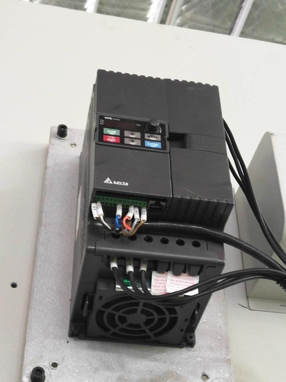 Pneumatische wrijvingskoppeling Krachtige ponsmachine