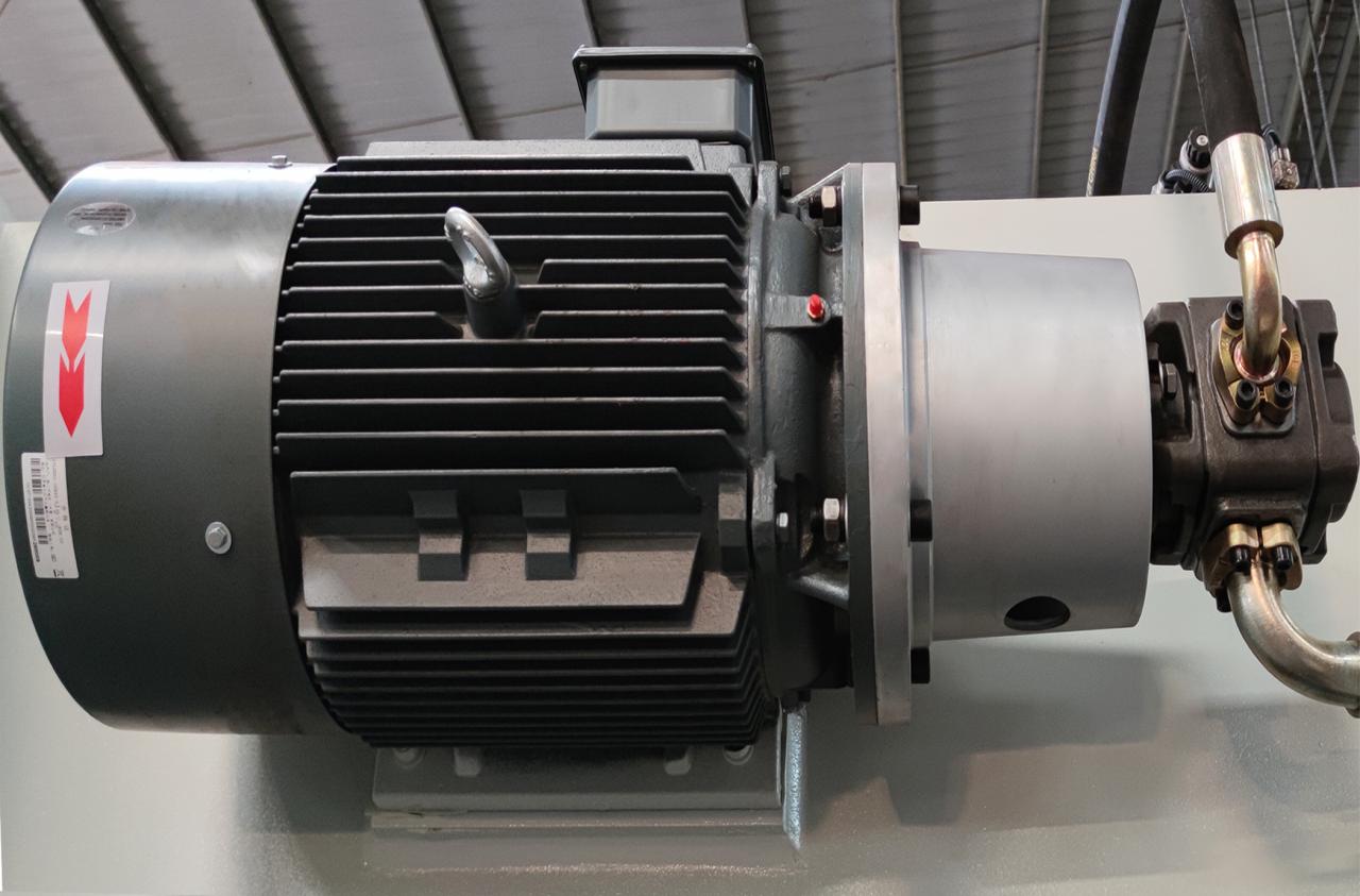 Qc11k Hydraulische Scheerbeurtmachine en Guillotine Scherende Machine voor het Knippen van Bladmetaal