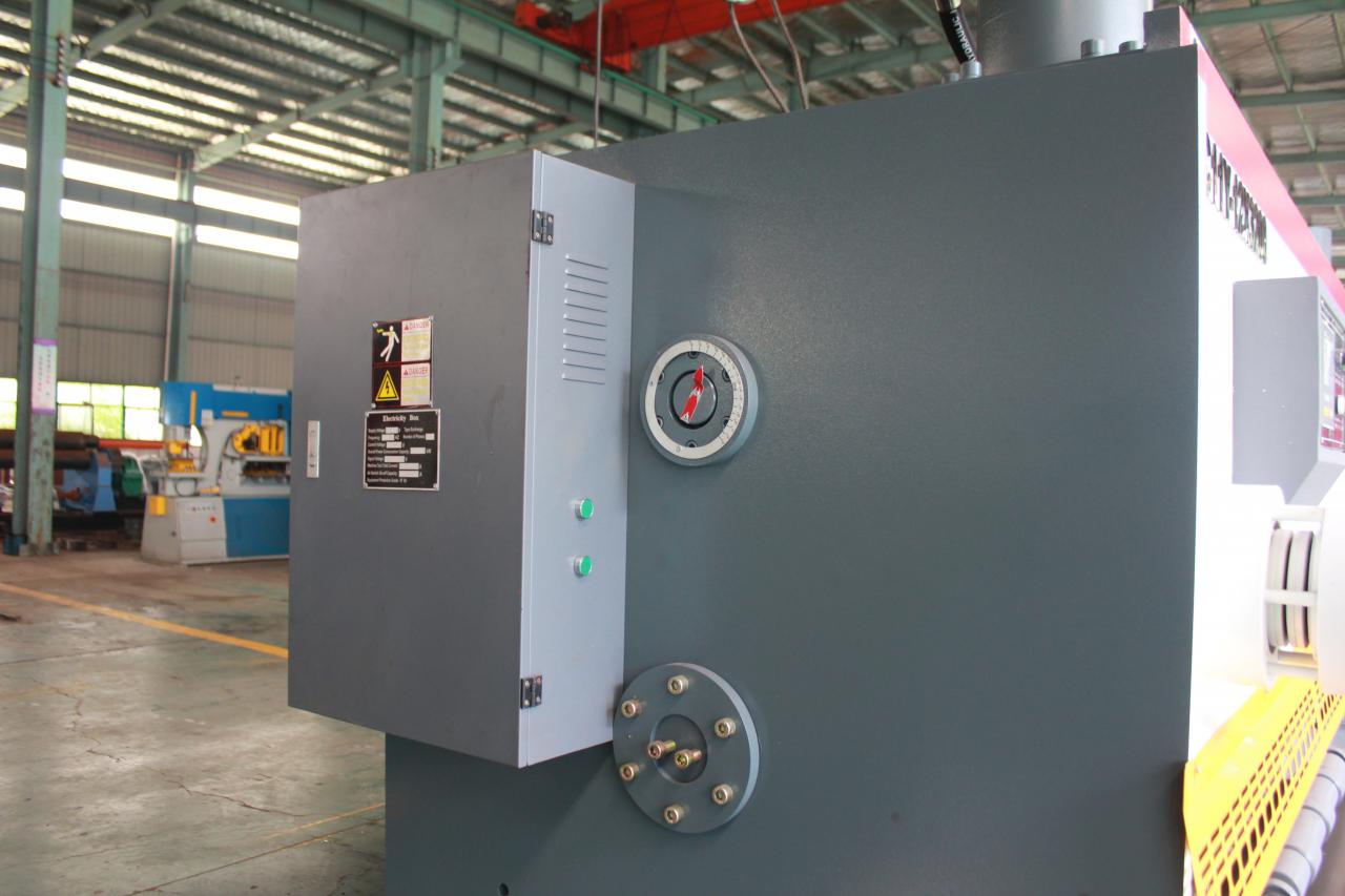 Qc11y Metal Plate Hydraulic Guillotine Shearing Machine For Sale Qc11y metalen plaat hydraulische guillotineschaar te koop