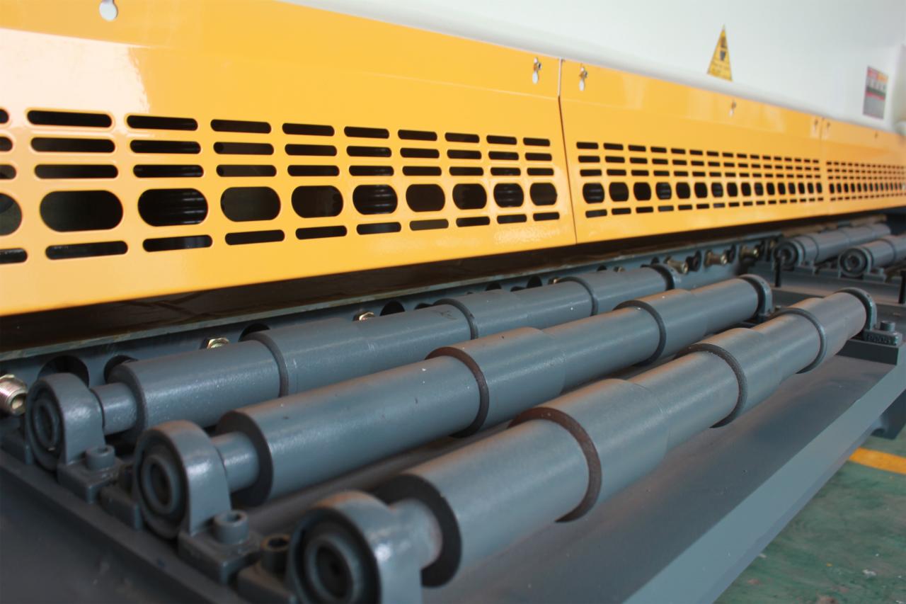 Qc11y Metal Plate Hydraulic Guillotine Shearing Machine For Sale Qc11y metalen plaat hydraulische guillotineschaar te koop