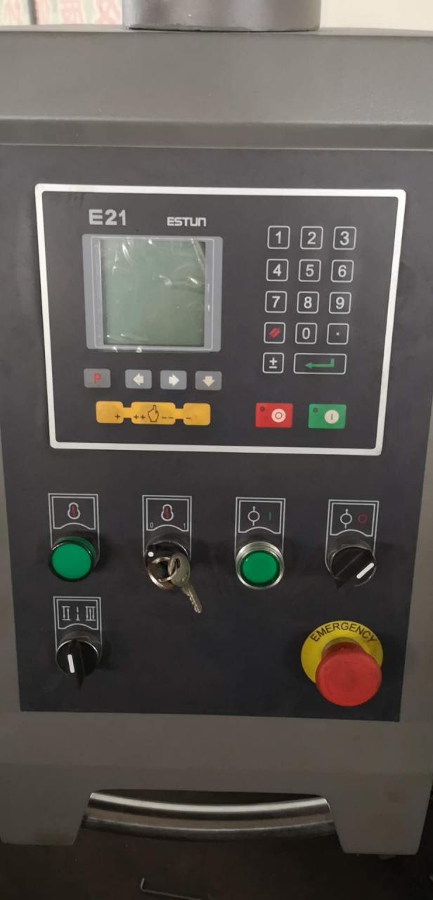 Qc12y 6x3200 Hydraulische plaatschuiftafelzaag Guillotineschaar snijmachine