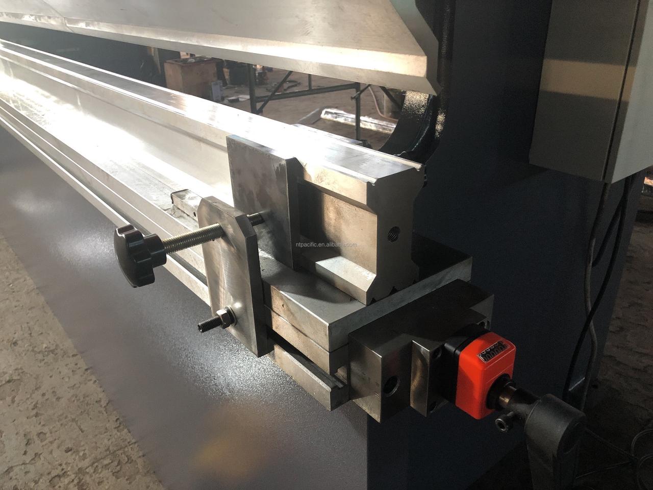 Wc67k Cnc Aluminum Iron Plate Hydraulic Press Brake Cnc Metal Sheet Bending Machine Wc67k Cnc Aluminium Ijzerplaat Hydraulische Kantbank Cnc Metaalplaat Buigmachine