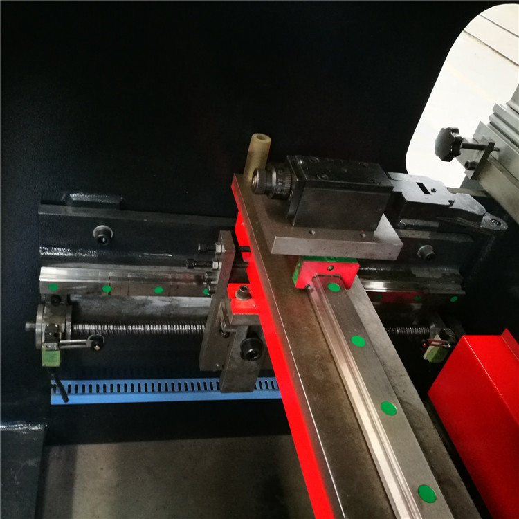 Wc67y-160 4000 Hydraulic Press Brake Cnc Metal Bending Machine For 4000mm Width Steel Wc67y-160 4000 Hydraulische Cnc van de Persrem Metaal Buigende Machine voor 4000mm Breedtestaal